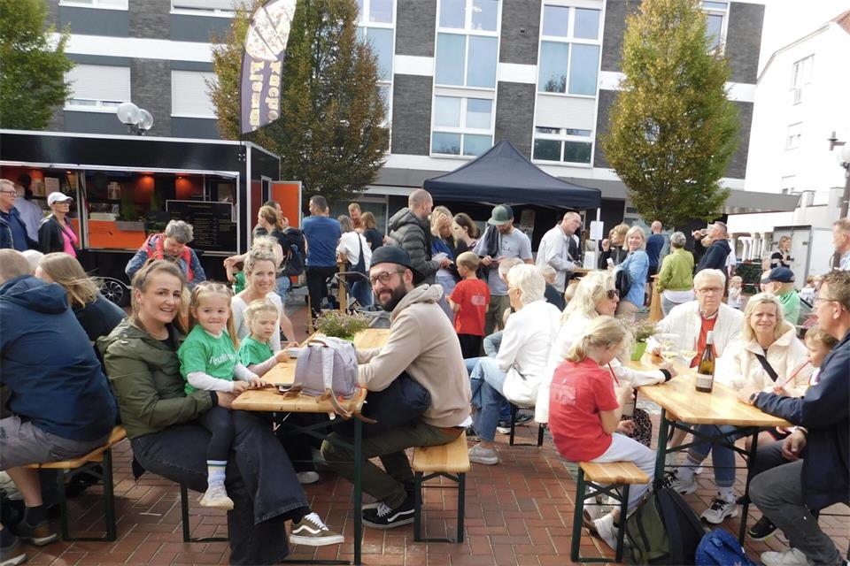 Das letzte Hei-Dinner der Saison stand unter dem Motto „Oktoberfest“ und fand parallel zum Teufelslauf statt. Bereits am Nachmittag waren viele Gäste vor Ort. 