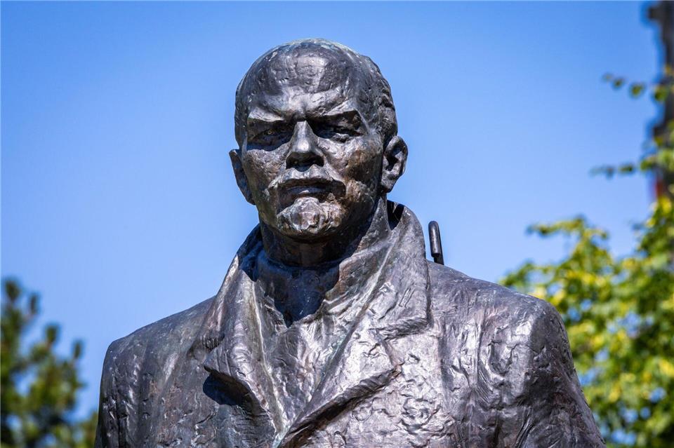 Das monumentale Lenin-Denkmal ist unter Denkmalschutz gestellt worden. (Archivbild)Jens Büttner/dpa