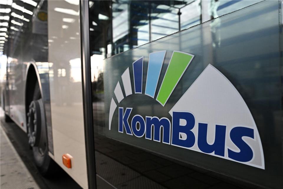 Das neue Angebot „KomBus Flex“ soll mit dem Fahrplanwechsel am 14. Dezember starten.Martin Schutt/dpa