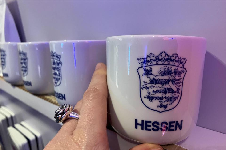 Das neue Design ziert auch das offizielle Geschirr. Sandra Trauner/dpa