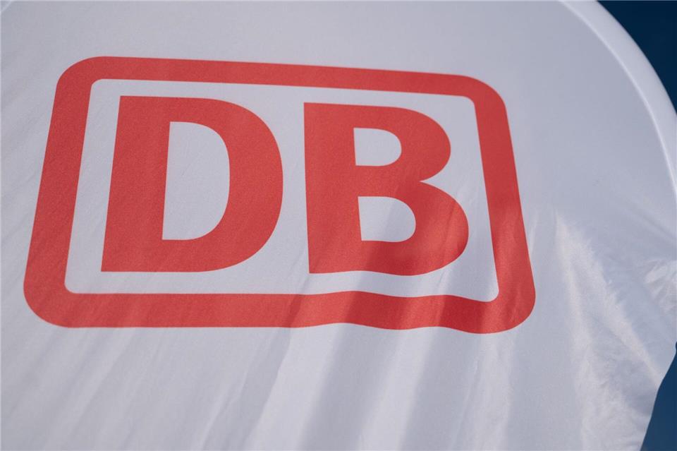 Neues Bahnhofsgebäude in Bitterfeld eröffnet Das neue Empfangsgebäude am Bahnhof Bitterfeld wurde nach jahrelanger Planung nun eröffnet. (Symbolbild)Markus Lenhardt/dpa