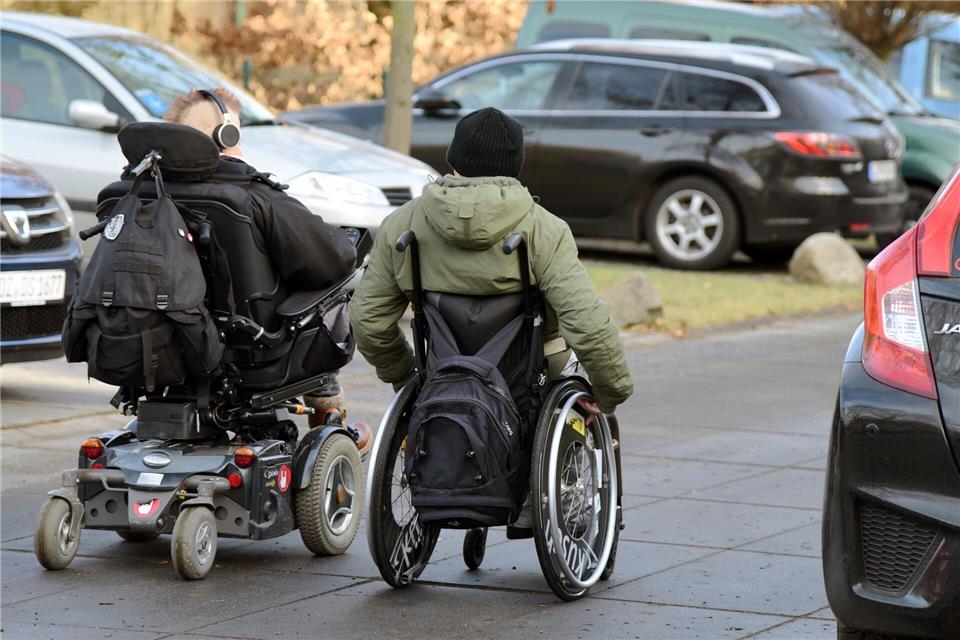 Das neue Landesamt soll Anträge zur Unterstützung von Menschen mit Behinderungen schneller bearbeiten. (Symbolbild)Waltraud Grubitzsch/dpa
