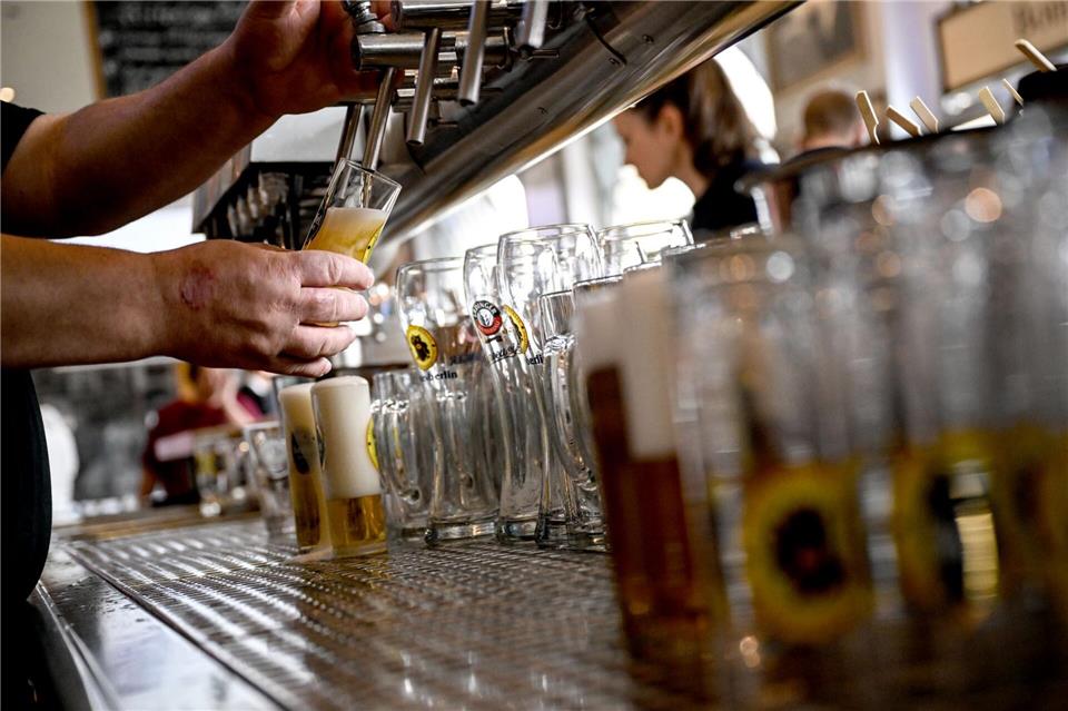 Das neue Landesgaststättengesetz in Berlin soll für die Gastronomie vieles einfacher machen. (Archivbild)Britta Pedersen/dpa