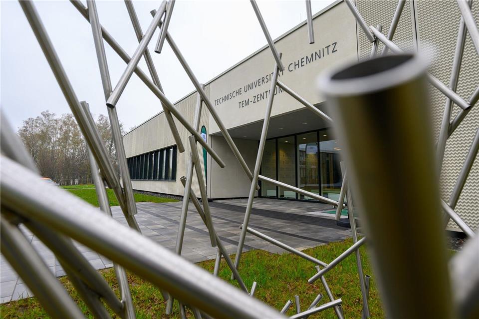 Das neue Zentrum Transmissionselektronenmikroskopie (TEM) der Technischen Universität Chemnitz.Hendrik Schmidt/dpa
