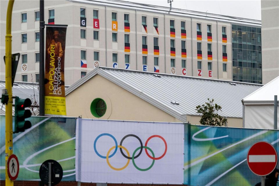 Das olympische Dorf in Mailand besteht aus mehreren Gebäuden.Peter Kneffel/dpa