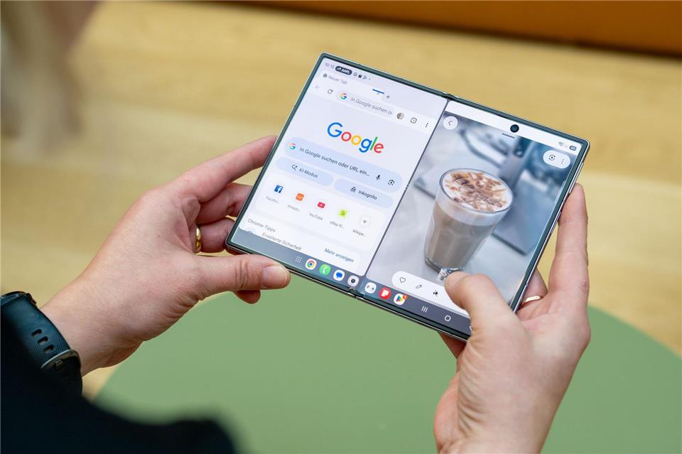Das perfekte Seitenverhältnis? Das Fold 8 entfaltet sich zu einem 4:3-Bildschirm mit 7,6 Zoll – vergleichbar mit den Proportionen von Apples iPad mini.Nico Tapia/dpa-tmn