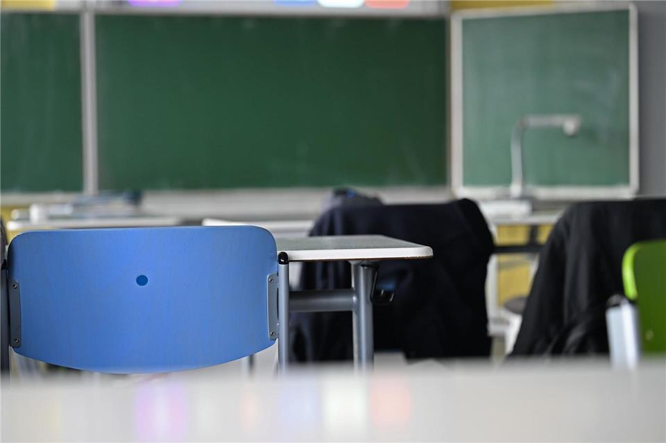 Das schleswig-holsteinische Bildungsministerium geht mit wissenschaftlicher Unterstützung gegen das Fernbleiben von Kindern und Jugendlichen vom Schulunterricht vor. (Symbolbild) Michael Brandt/dpa