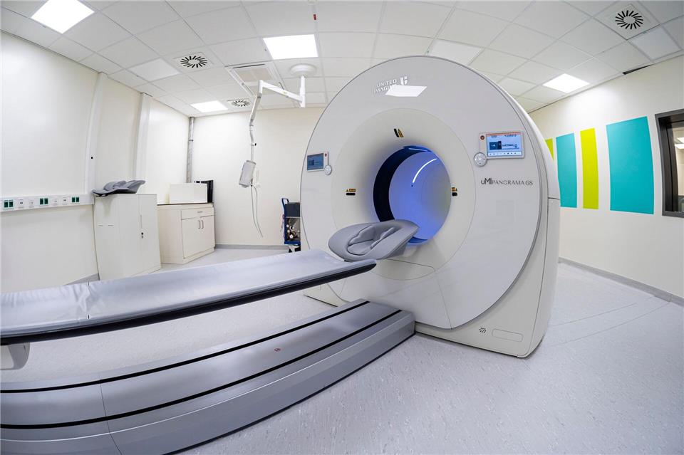 Das sogenannte Total-Body-PET/CT soll besonders Krebspatienten Vorteile verschaffen.Michael Matthey/dpa
