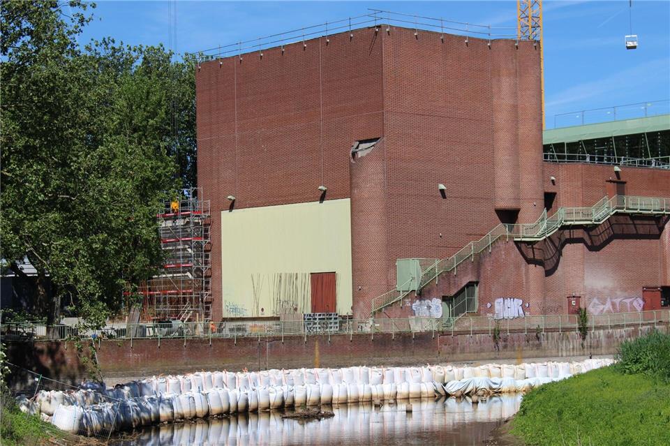 Das städtische Bühnenhaus in Bocholt wird saniert und erweitert. (Archivbild) Volker Danisch/dpa