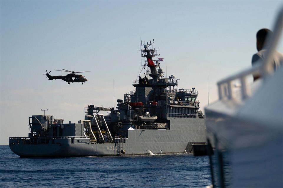 Das türkische Schiff TCG Isin (A-583) ermöglicht mit spezieller Robotertechnik besonders tiefe Tauchgänge.Nedim Enginsoy/AP/dpa