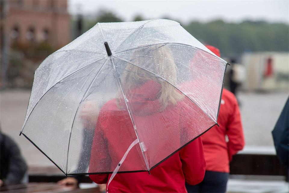 Das ungemütliche Herbstwetter setzt sich in Rheinland-Pfalz und dem Saarland am Sonntag fort. (Symbolbild)Stefan Sauer/dpa