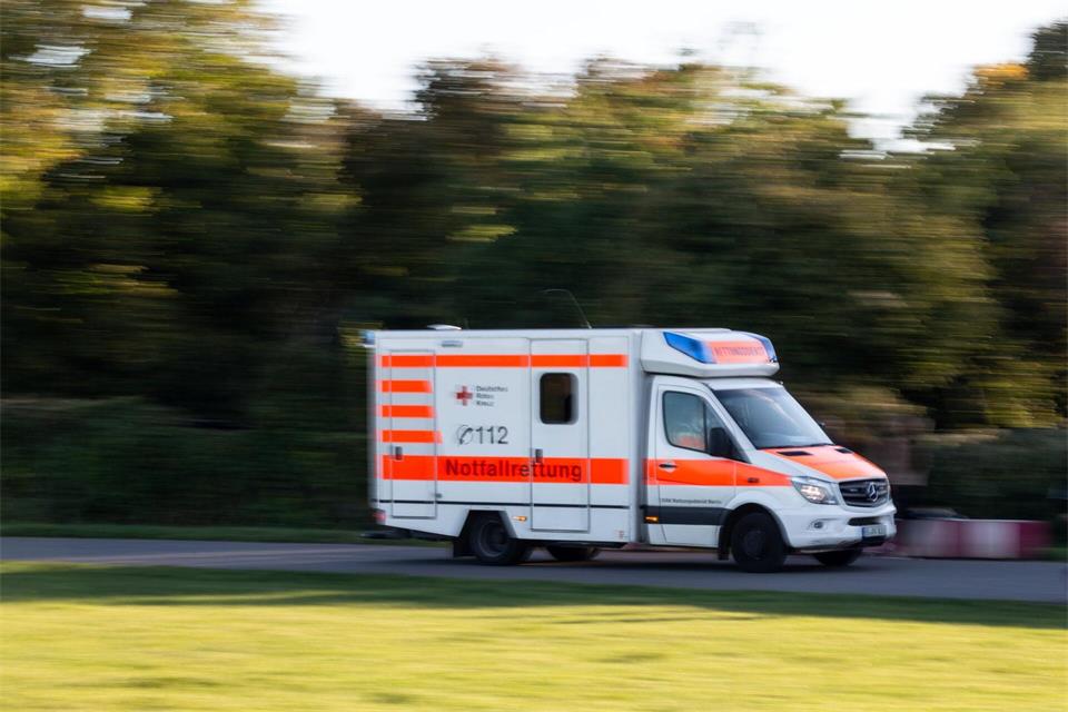 Das vierjährige Kind wurde vorsichtshalber in eine Kinderklinik gebracht. (Symbolbild)Fernando Gutierrez-Juarez/dpa-Zentralbild/dpa