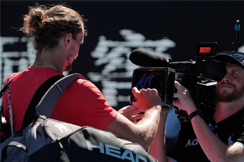 Dass Fans interessante Einblicke gewinnen möchten, versteht Zverev. Manche Kameraaufnahmen gehen ihm aber zu weit. (Archivbild)Asanka Brendon Ratnayake/AP/dpa