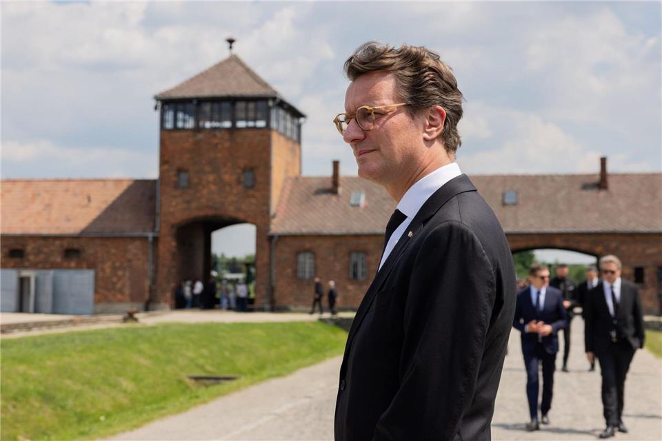 Dass Wüst auf international schwierigem Parkett bestehen kann, zeigte er vergangene Woche bei seiner Reise nach Schlesien und seinem ersten Besuch im ehemaligen deutschen Vernichtungslager Auschwitz-Birkenau. (Archivbild)Rolf Vennenbernd/dpa