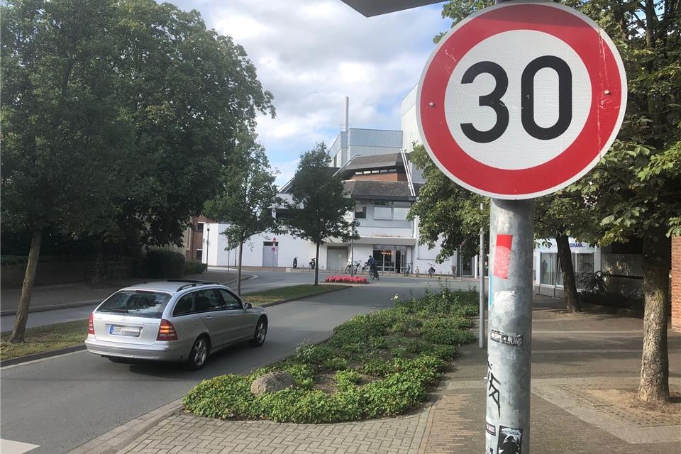 Dass in Borken Autos nicht schneller als mit 30 Kilometern pro Stunde fahren sollen, ist eines der Ziele im Wahlprogramm der SPD.