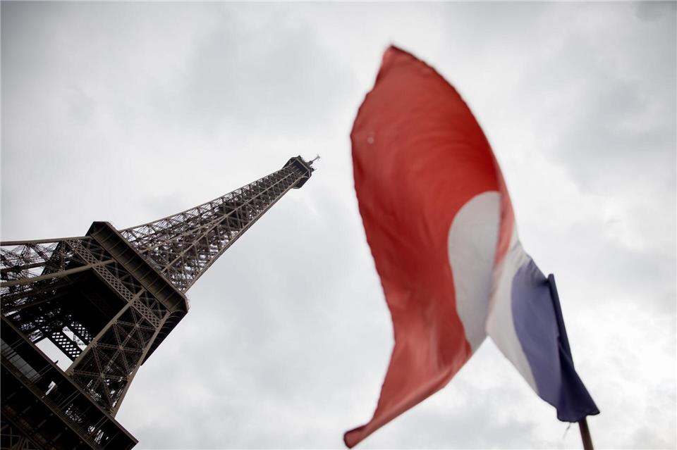 Dauerkrise in Frankreich: Das Land findet nicht zur Ruhe. (Symbolfoto) picture alliance / Kay Nietfeld/dpa
