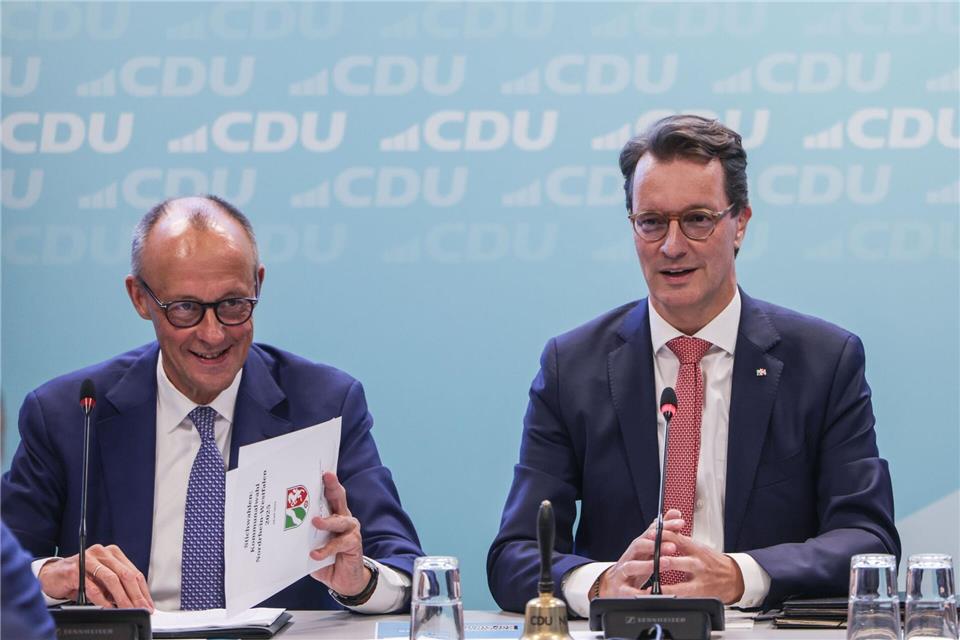 Dauerzwist kann sich die Bundesregierung im Wahljahr 2026 nicht leisten, mahnt Nordrhein-Westfalens Ministerpräsident Hendrik Wüst (CDU). (Archivbild)Oliver Berg/dpa