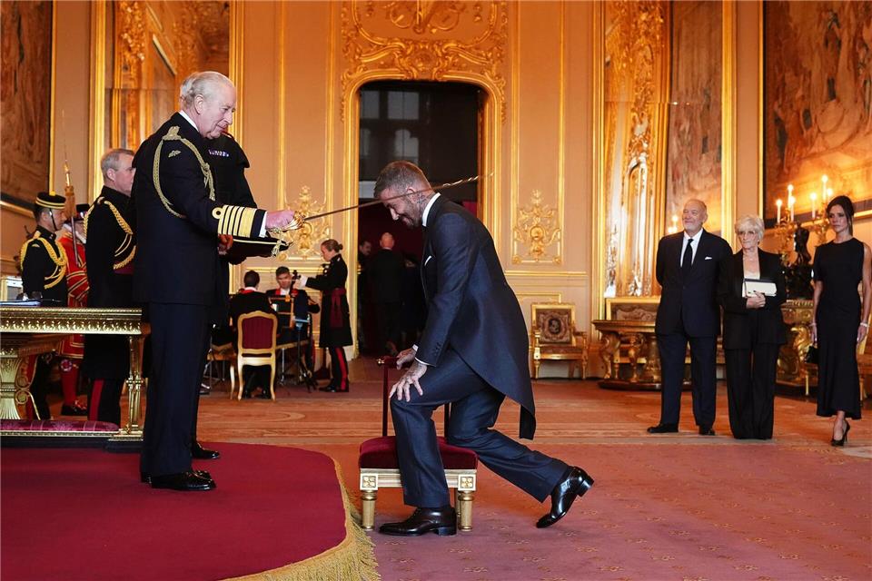 David Beckham wurde zum Ritter geschlagen. Jonathan Brady/PA via AP/dpa