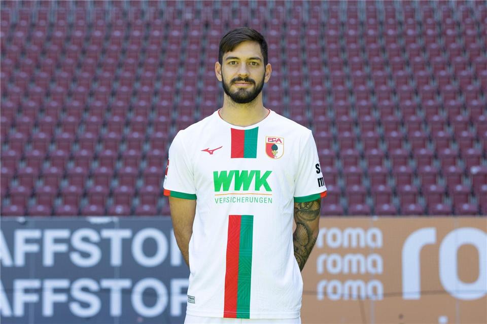 David Colina verlässt den FC Augsburg. (Archivbild)Christian Kolbert/dpa