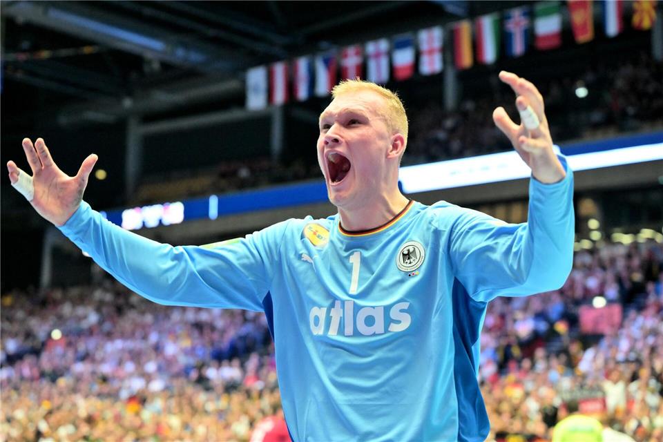 David Späth heizte den Zuschauern mit starken Paraden ordentlich ein.Sina Schuldt/dpa