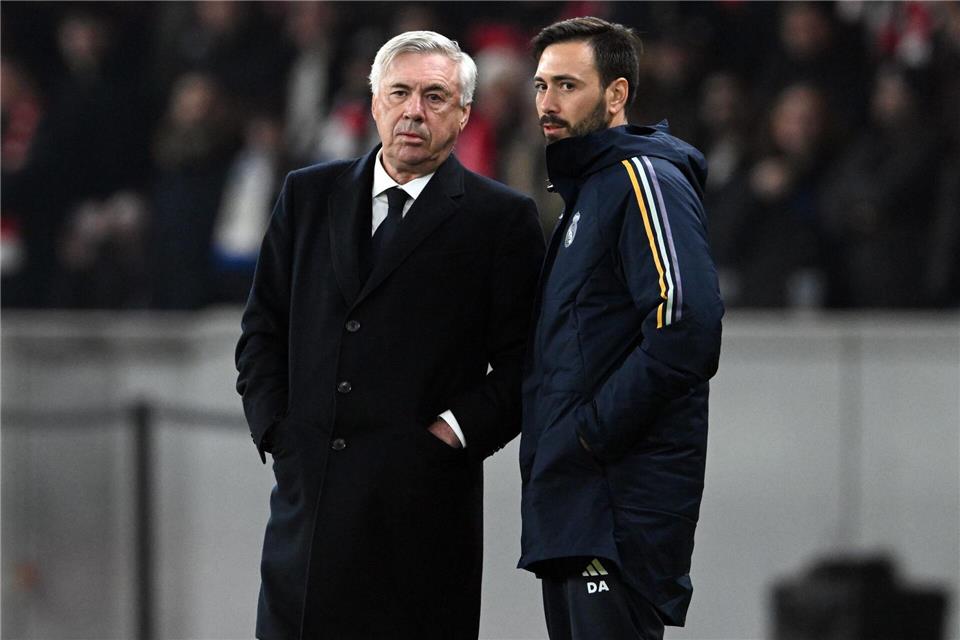Davide Ancelotti (r), Sohn von Real Madrid-Coach Carlo Ancelotti (l.), ist als Trainerkandidat bei RB Leipzig im Gespräch.Soeren Stache/dpa