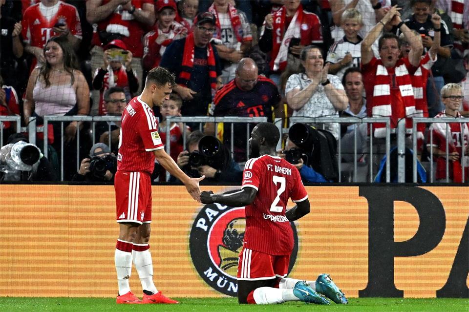 Dayot Upamecano (r) erzielte das erste Tor der neuen Saison.Sven Hoppe/dpa