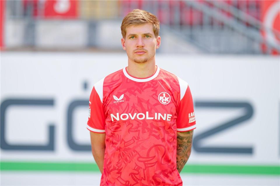 Defensivakteur Paul Joly fehlt dem FCK in Wolfsburg.Uwe Anspach/dpa