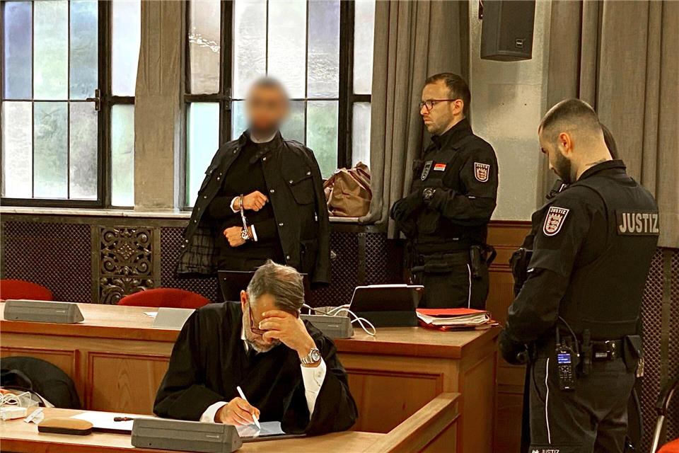 Dem Angeklagten wird unter anderem erpresserischer Menschenraub vorgeworfen. (Archivbild)Tatjana Bojic/dpa