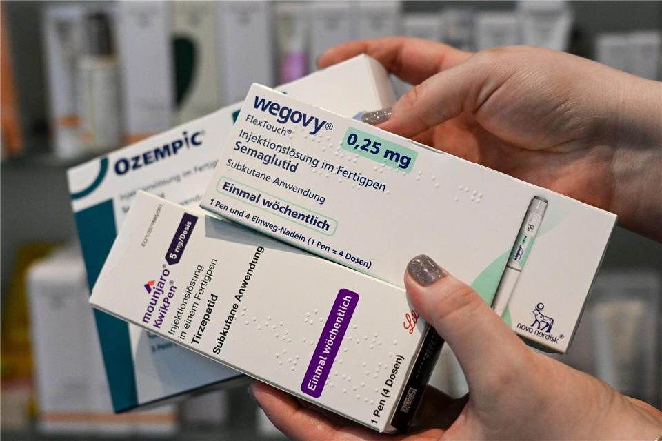 Dem Landeskriminalamt sind seit Januar 2024 Fälle „im oberen zweistelligen Bereich“ bekannt, in denen Täter mit gefälschten Rezepten an die Abnehmspritze Ozempic gelangten. (Symbolbild)Jens Kalaene/dpa