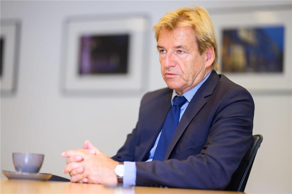 Arbeitgeber: Land soll um Rheinmetall für VW-Werk werben Dem VW-Werk Osnabrück droht „ein schwerer Schlag“, sagt Volker Schmidt, Hauptgeschäftsführer von Niedersachsenmetall. (Archivbild)Julian Stratenschulte/dpa