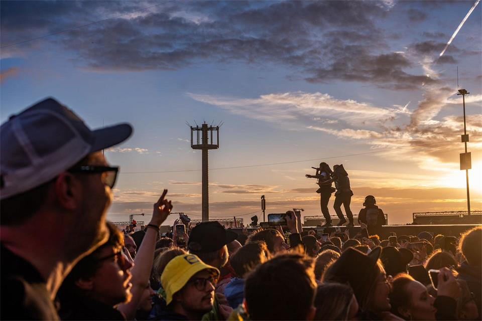 Dem Veranstalter zufolge werden die Top-Acts immer teurer. (Archivbild)Thomas Frey/dpa