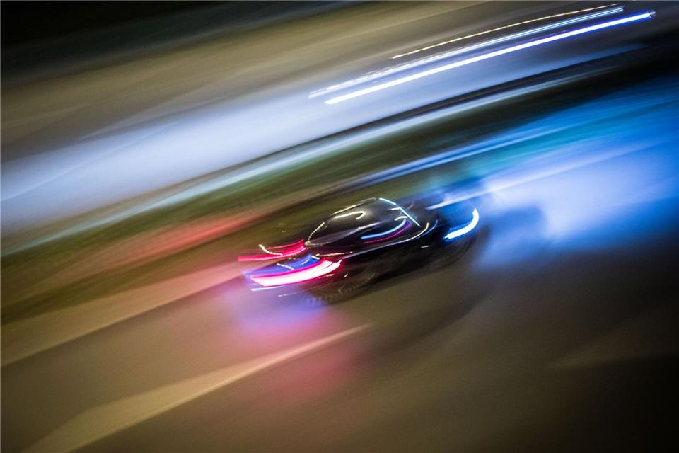 Dem beschuldigten Bestatter droht eine lange Haftstrafe. (Symbolbild)Frank Rumpenhorst/dpa