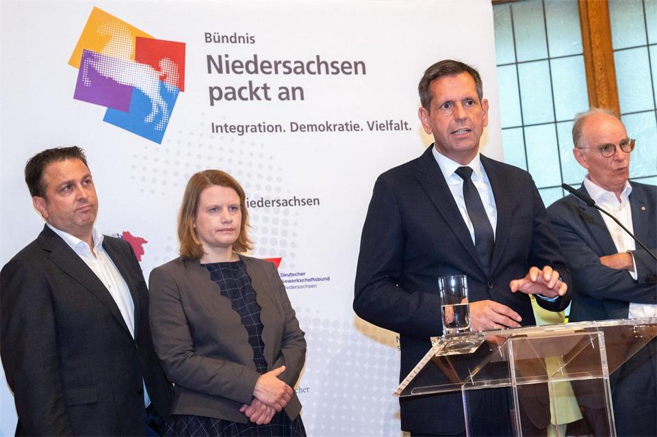 Demokratie lebt vom Mitmachen: Das Bündnis „Niedersachsen packt an“ appelliert an die Bürgerinnen und Bürger, ihr Wahlrecht zu nutzen. Julian Stratenschulte/dpa