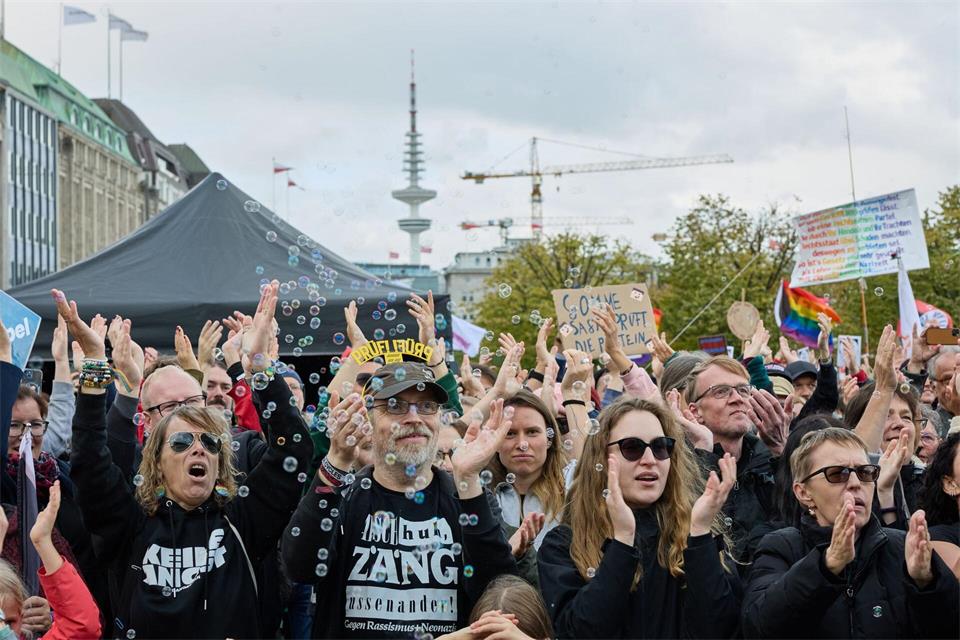 Demonstranten in HamburgGeorg Wendt/dpa