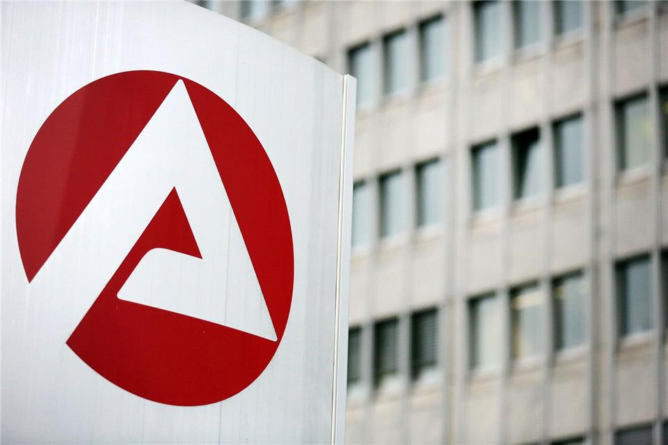 Den Angaben zufolge waren im Dezember 88.561 Menschen arbeitslos gemeldet. (Archivbild)Oliver Berg/dpa