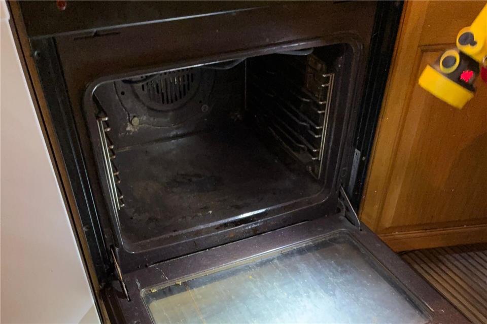 Den Backofen solle man nun nicht mehr benutzen.Drexler/Polizeiinspektion Schwandorf/dpa