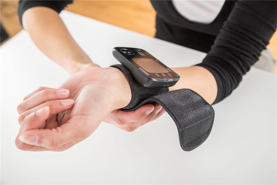 Den Blutdruck im Blick: In der Menopause steigt der Testosteronspiegel - ein Risikofaktor für Bluthochdruck.picture alliance / dpa Themendienst