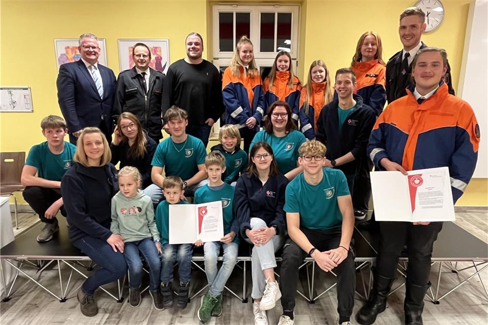 Den Ehrenamtspreis haben die Jugendfeuerwehr und die Jugend des DRK-Ortsvereins Raesfeld bekommen.