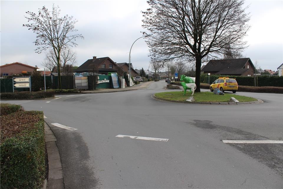 Den Kreisverkehr am Helweg will der Kreis umbauen, um die Verkehrssicherheit zu erhöhen.