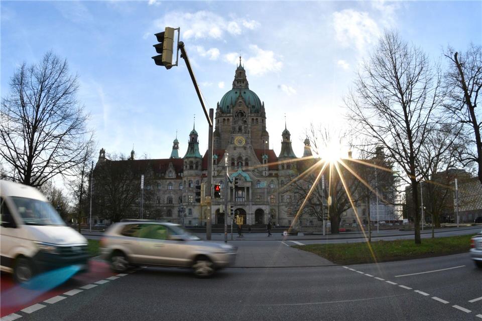 Den Menschen in Niedersachsen und Bremen stehen warme Tage bevor. (Symbolbild)Ella Wenzel/dpa