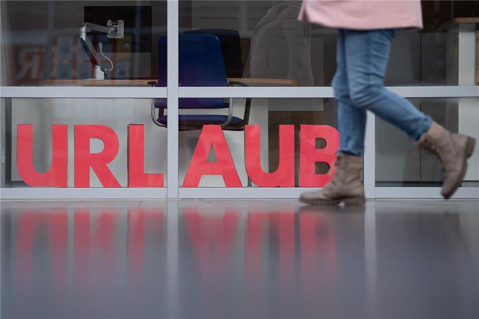 Den Resturlaub einfach ins nächste Jahr mitnehmen ist bei Arbeitgebern nicht gerne gesehen. Doch wann verfällt der Urlaubsanspruch eigentlich?picture alliance/dpa/dpa-Zentralbild