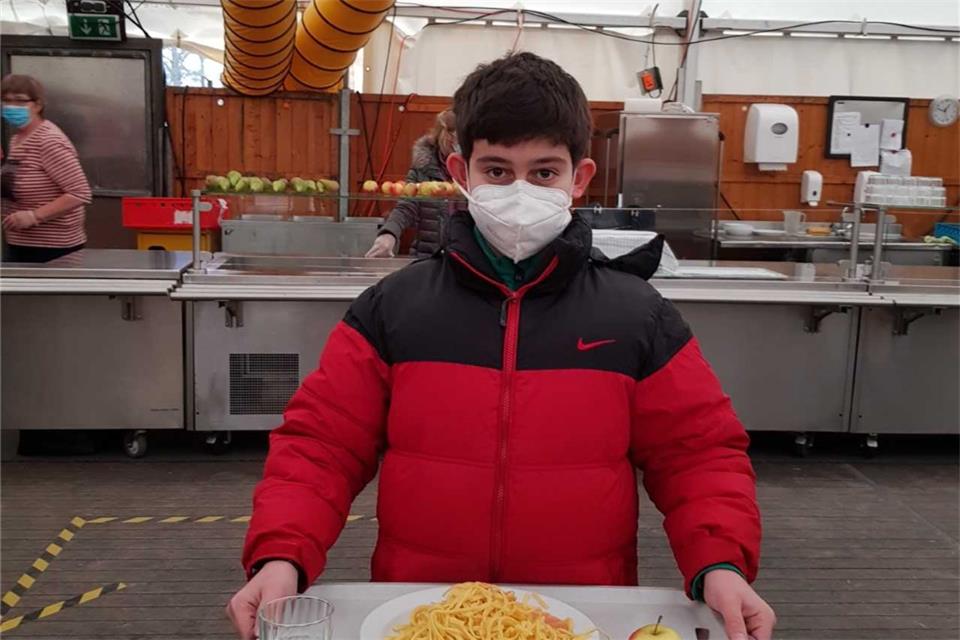 Den Schülern schmeckt es.