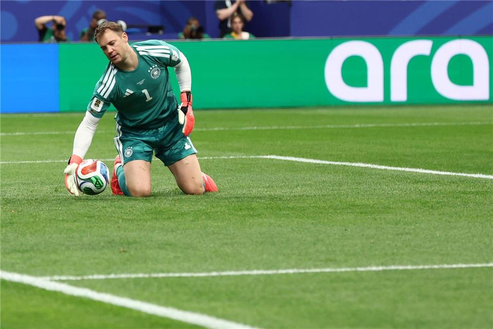 Den Start in seine fünfte WM hat sich Manuel Neuer anders vorgestellt.Christian Charisius/dpa