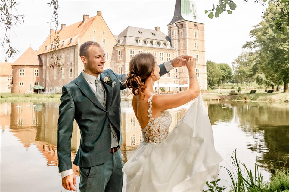 Den Titel „Schlossvermählte 2024“ holen sich Eva-Maria und Dominik Mehring aus Dorsten.