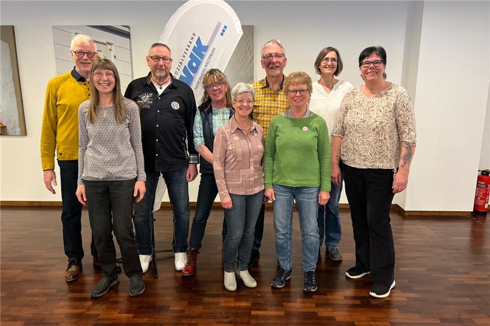 Den Vorstand bilden vorne von links: Margret Jark, Hannelore Harke, Gudrun Telaar und Barbara Wiech (hinten von links): Heiner Böing, Notker Freimann, Maria Stenkamp, Uwe Schlusemann und Ulrike Strauß. Auf dem Bild fehlt Margret Wedding.
