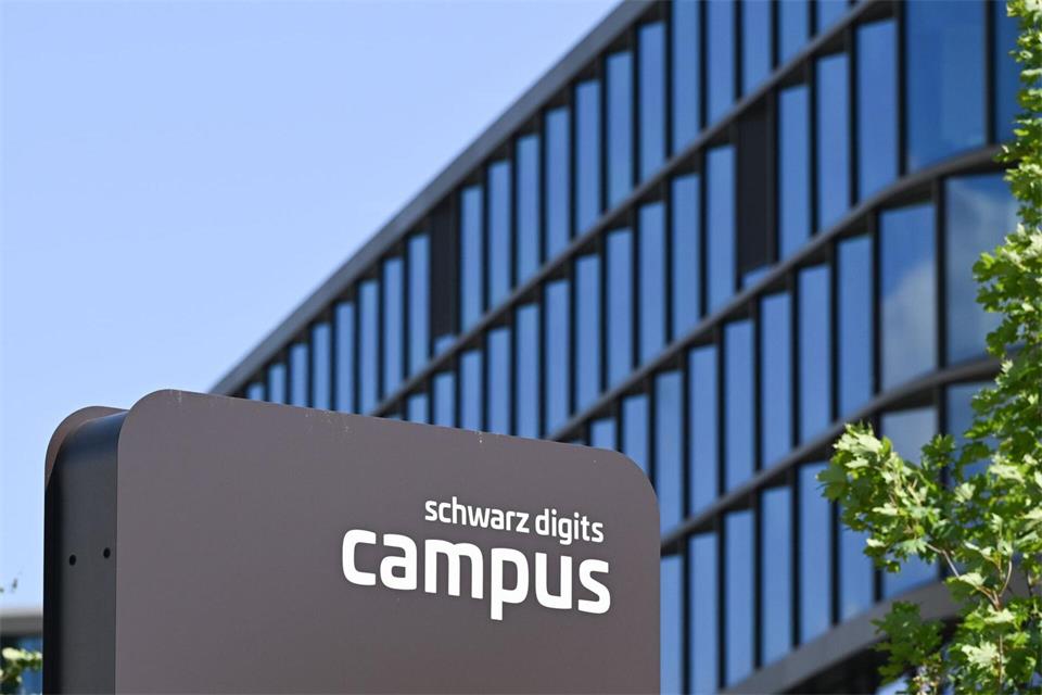 Den neuen Campus in Bad Friedrichshall hat Schwarz Digits erst vor wenigen Wochen bezogen. (Archivbild)Bernd Weißbrod/dpa