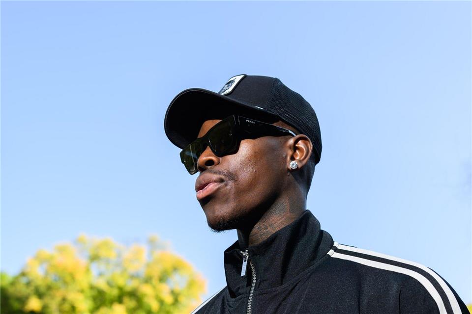 Dennis Schröder nimmt die vielen Wechsel in der NBA professionell. (Archivbild)Julian Stratenschulte/dpa