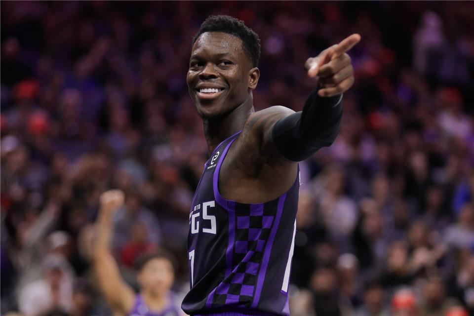 Dennis Schröder reagiert nach einem Foul.Scott Marshall/AP/dpa