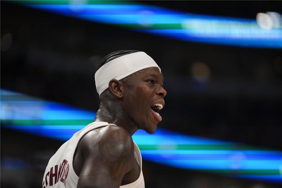 Dennis Schröder trug fünf Punkte zum zweiten Erfolg bei. (Archivfoto)Erin Hooley/AP/dpa