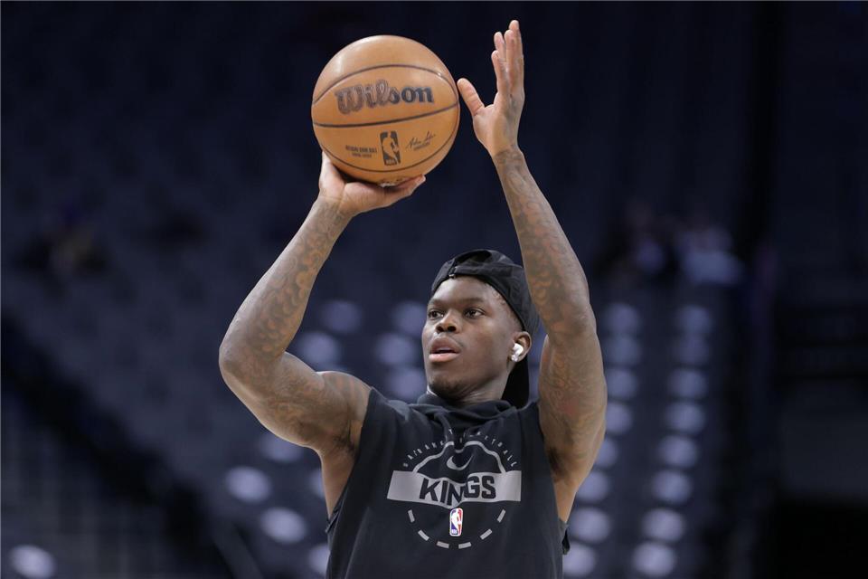 Dennis Schröder will die Basketball Löwen Braunschweig bei einem Abstieg schnell wieder nach oben führen. (Archivbild)Scott Marshall/AP/dpa